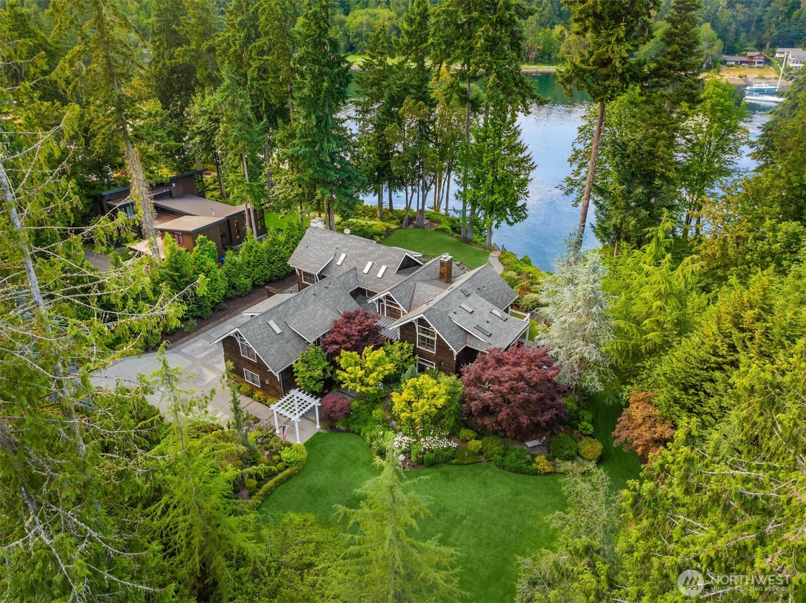 10374 NE Country Club Road