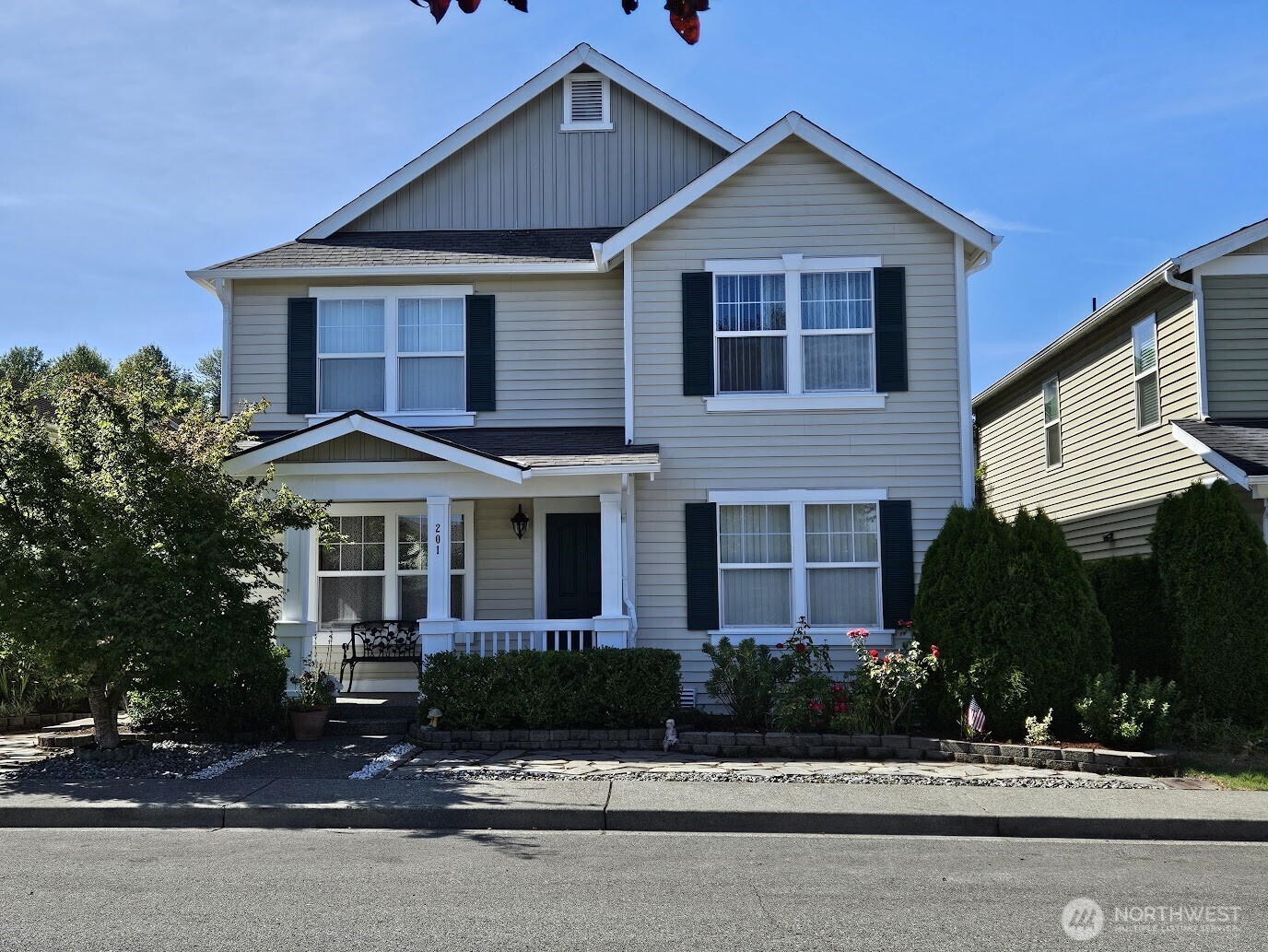 201 Glennwood Place SE