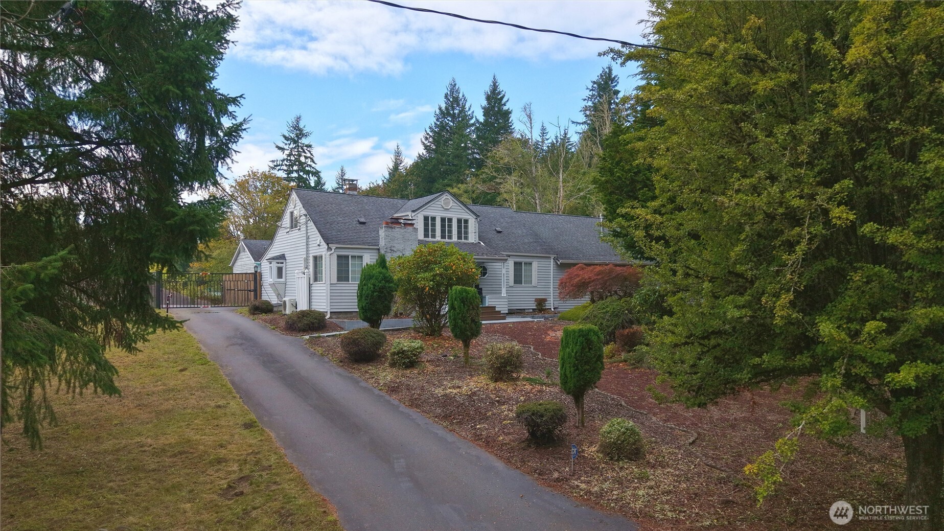 2272 Long Lake Road SE