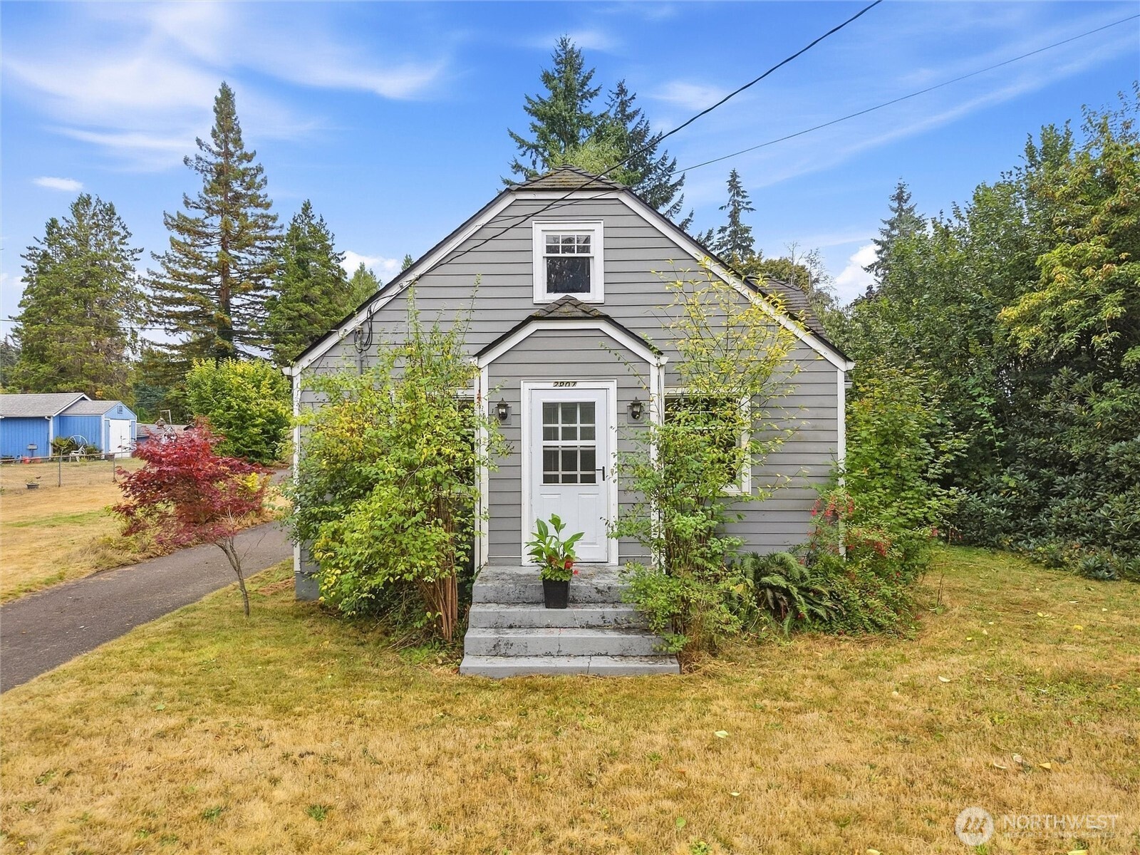 2807 18th Avenue SE