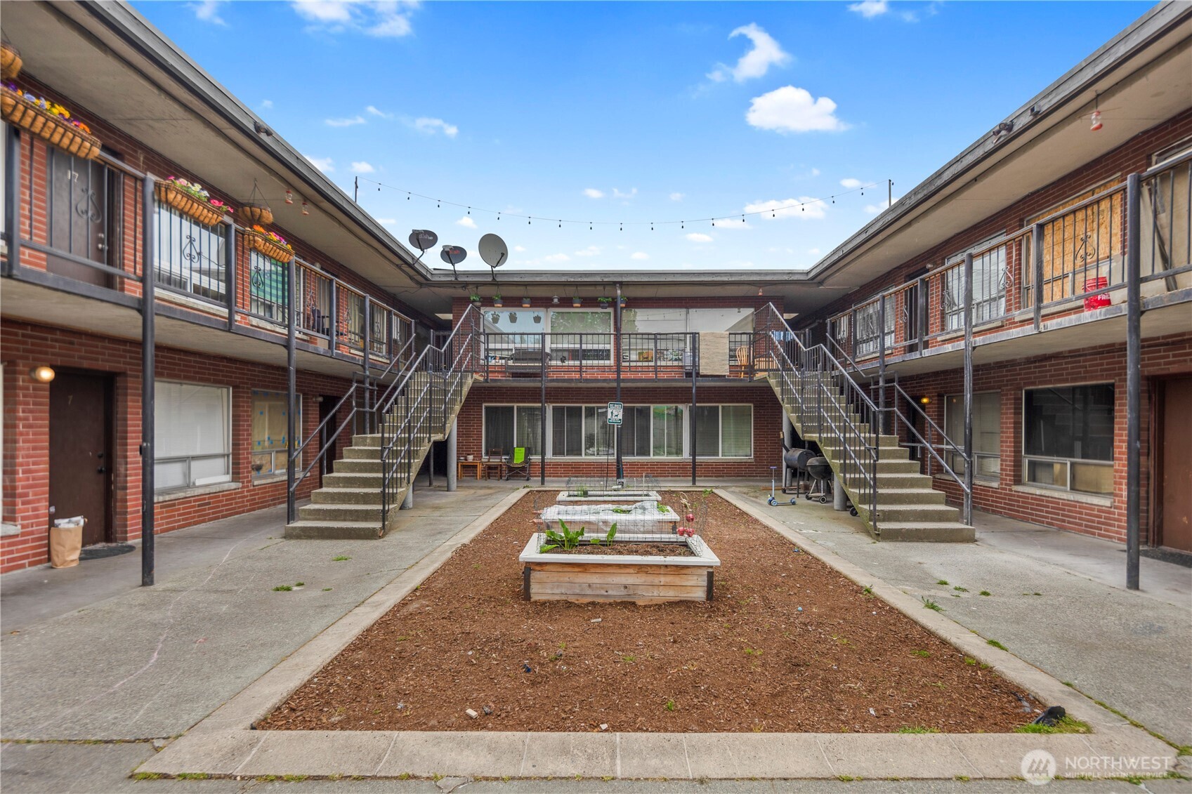 748 S Cloverdale Street #14