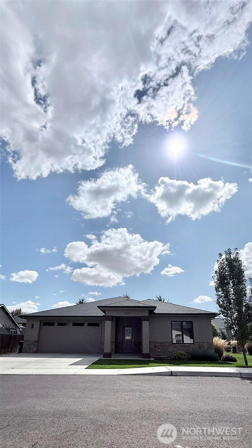 901 Janimari Court
