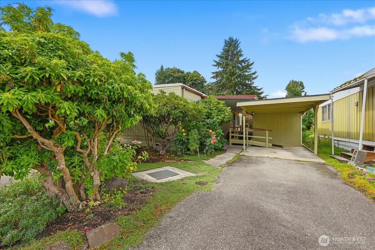 11330 E Riverside Drive #40 — home for sale