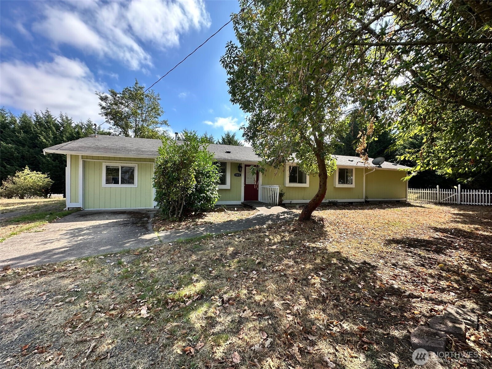 404 Edwards St NW