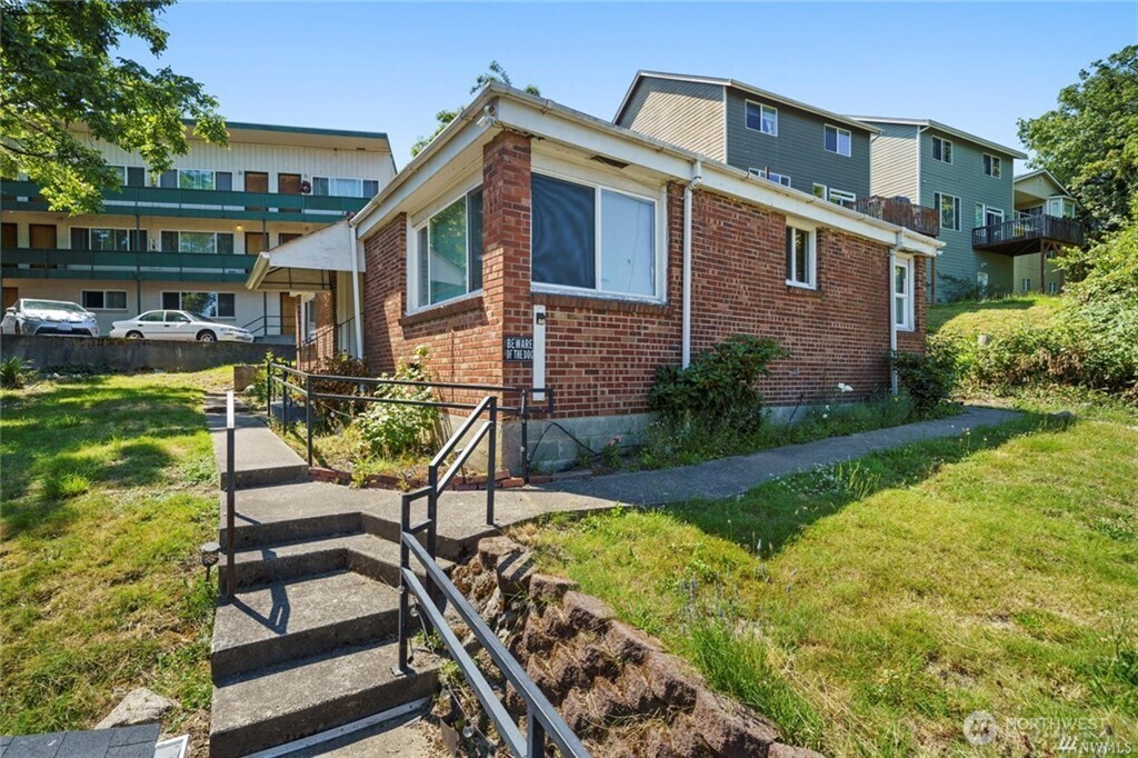 125 Hayes Place SW #1 & 2