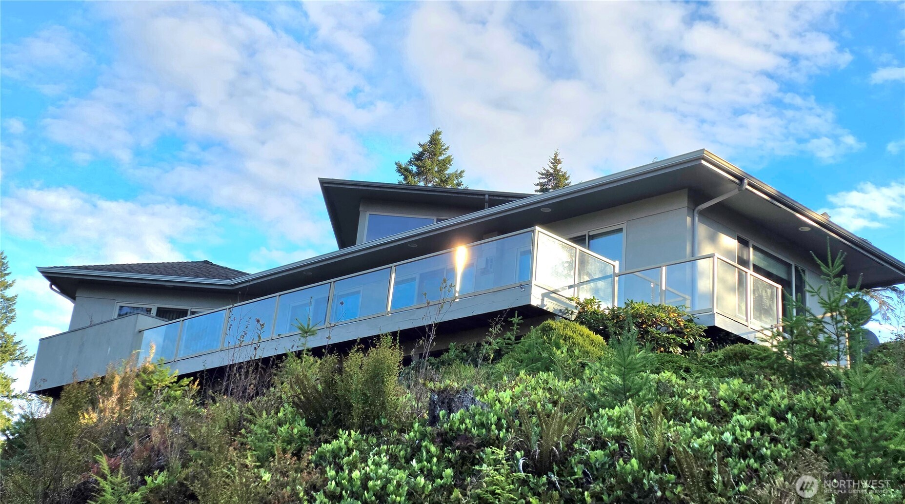 152 Dunsmuir Rd