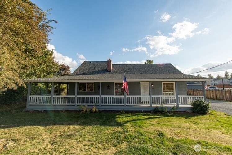 704 Kansas Street SW — home for sale