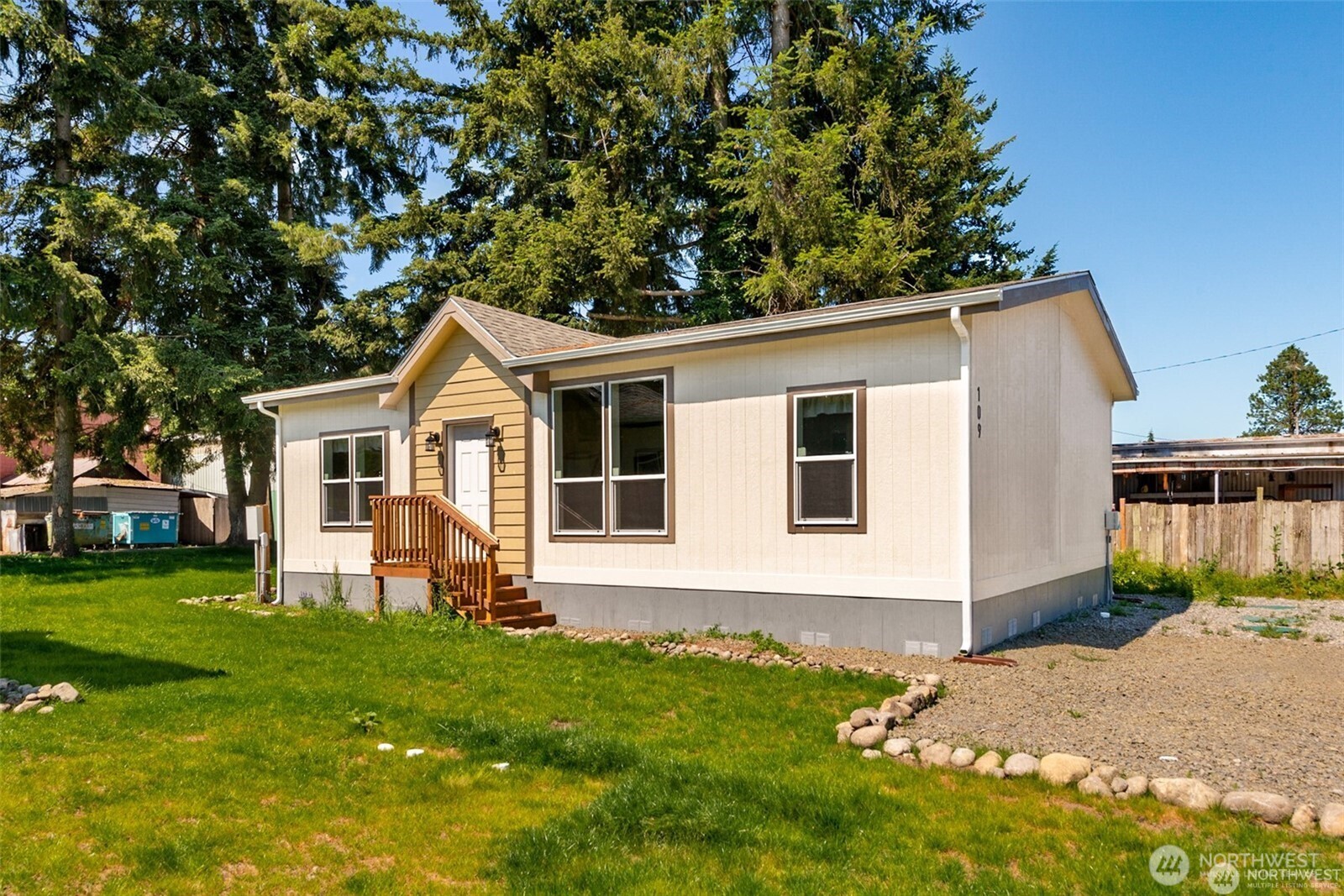 109 Nenant Street S — home for sale