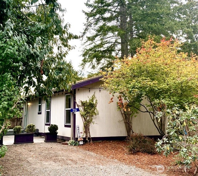 216 Madrona Way NE — home for sale