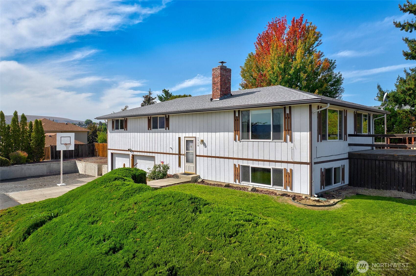 1710 S 73rd Avenue — home for sale