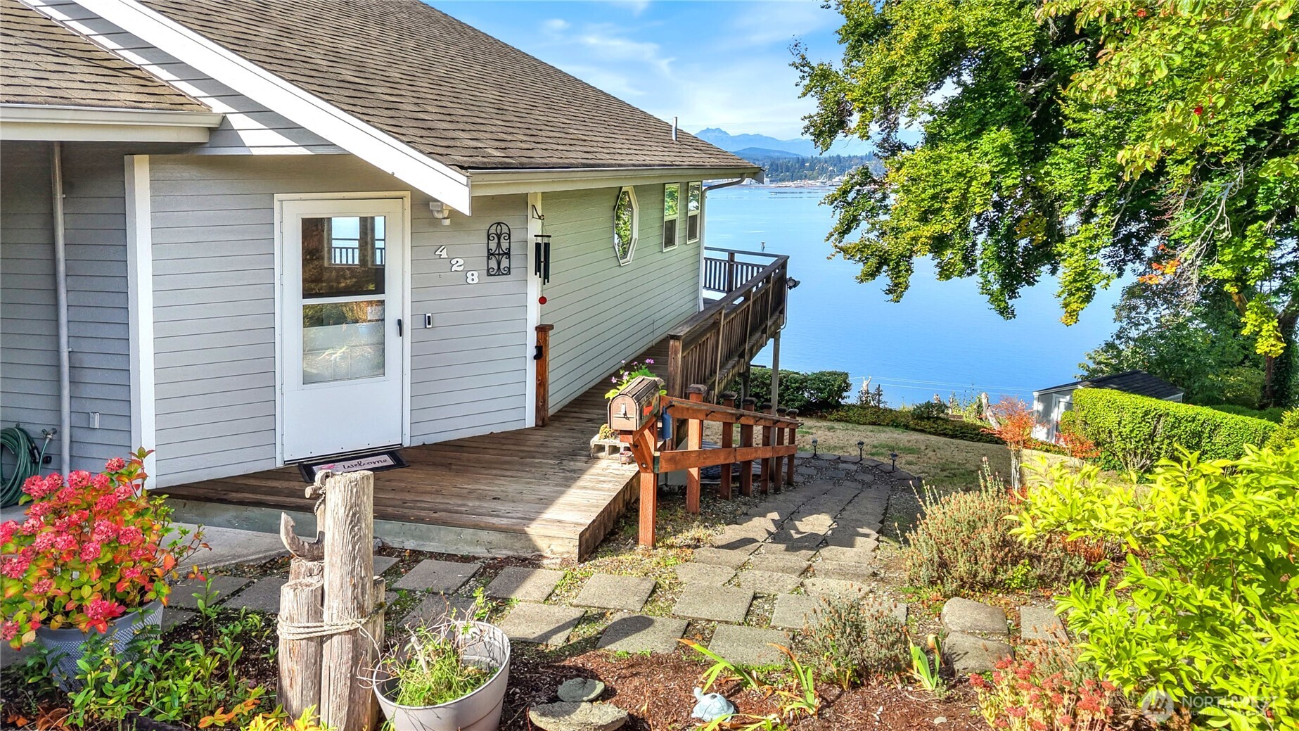 428 Farragut Avenue N — home for sale