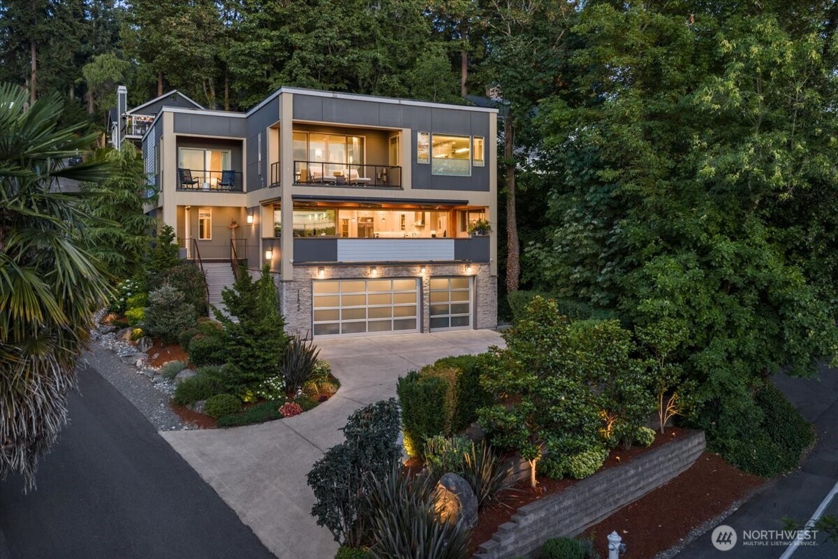 11822 Holmes Point Drive NE — home for sale