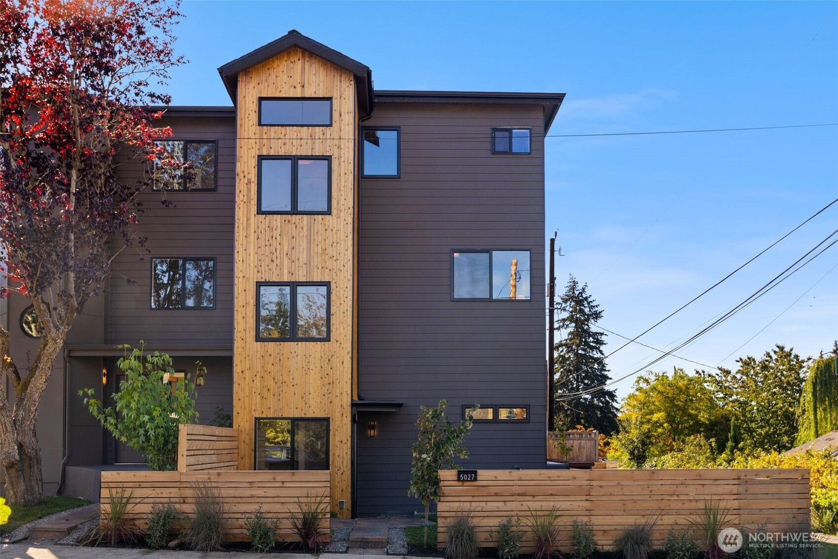 5027 SW Waite Street — home for sale