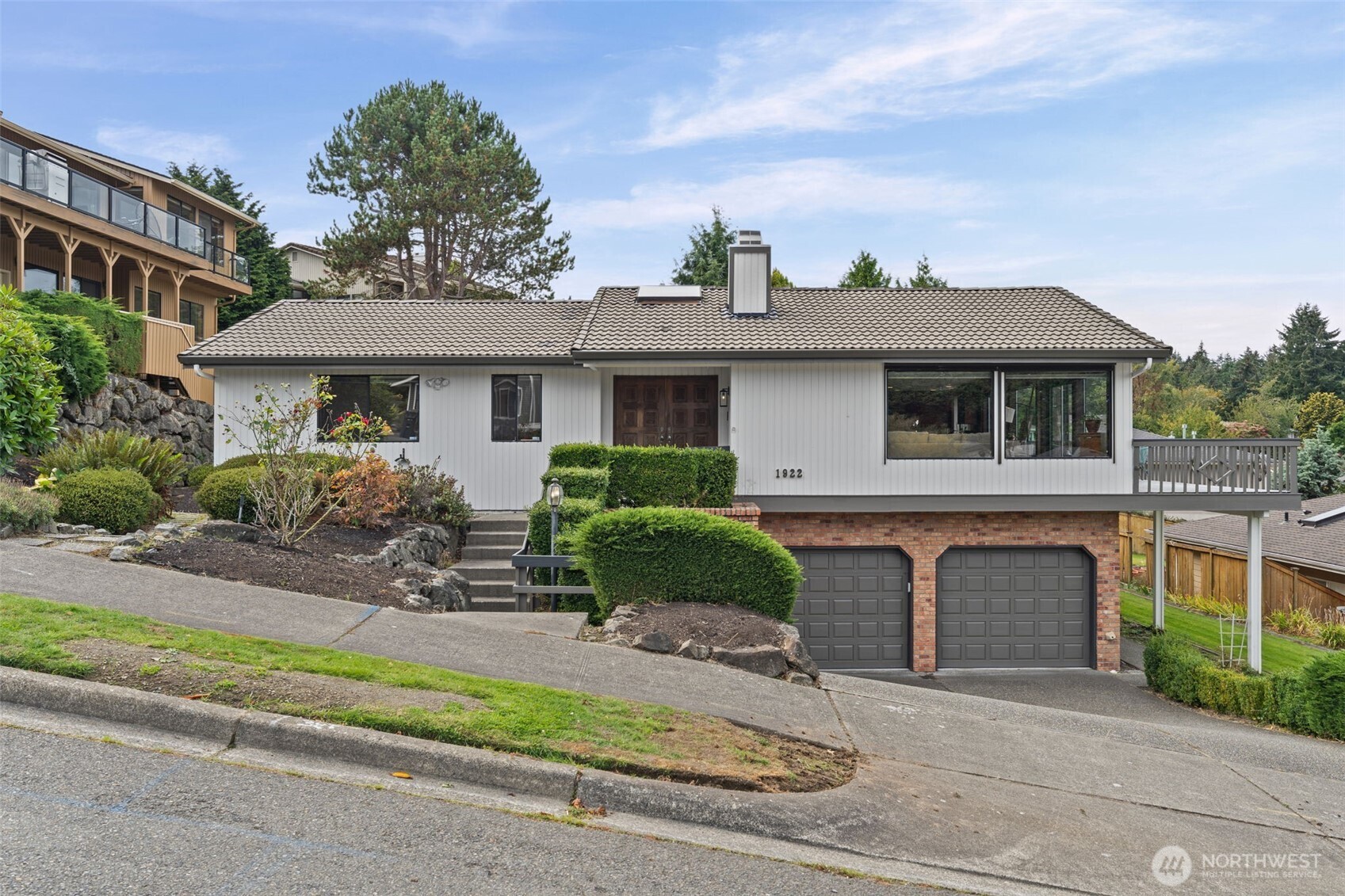 1922 Dumas Circle NE — home for sale