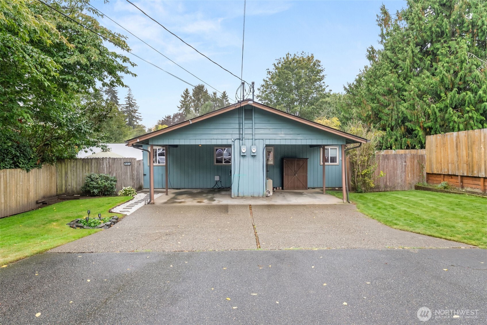 921 923 Central Street NE — home for sale