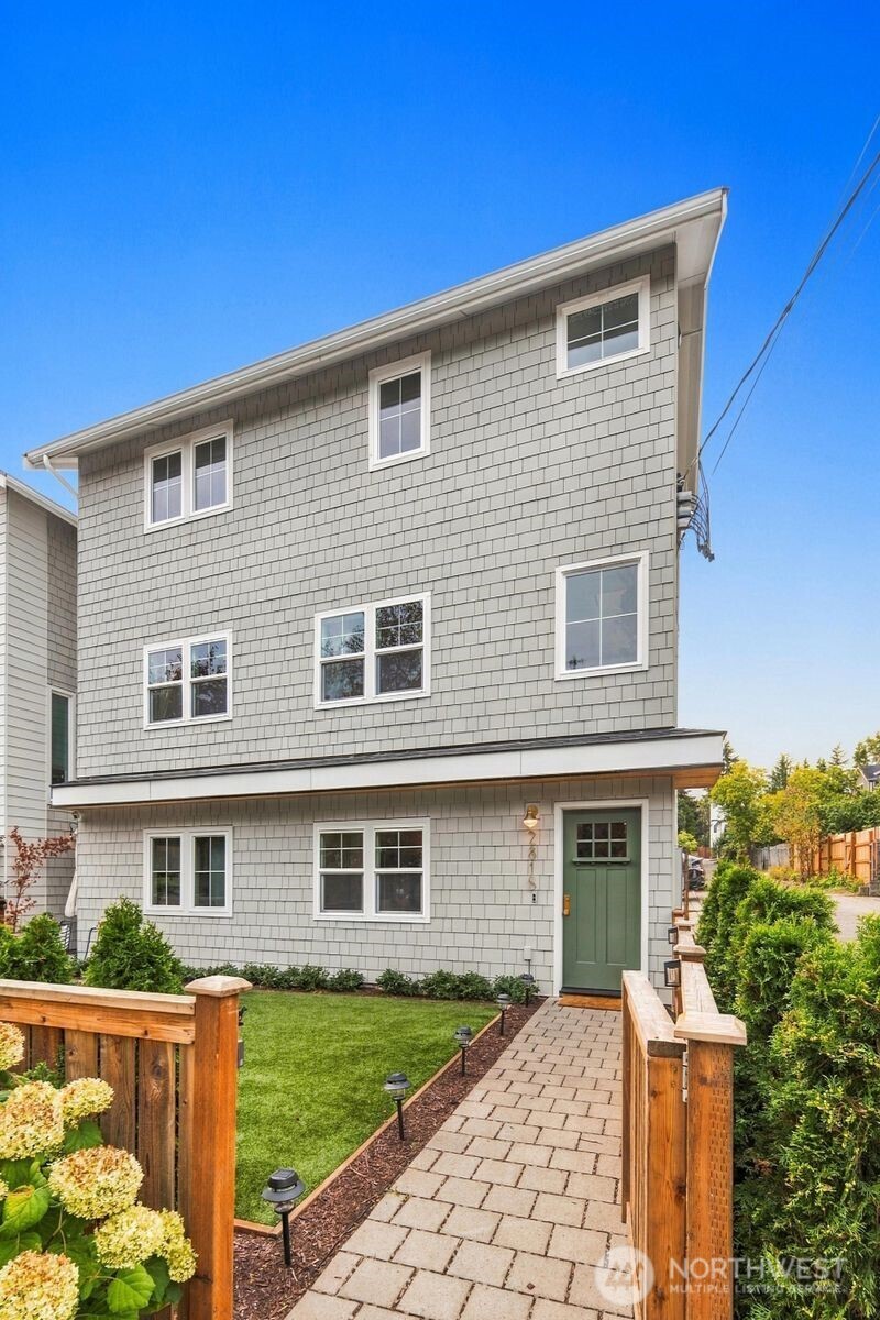 2815 E Denny Way — home for sale