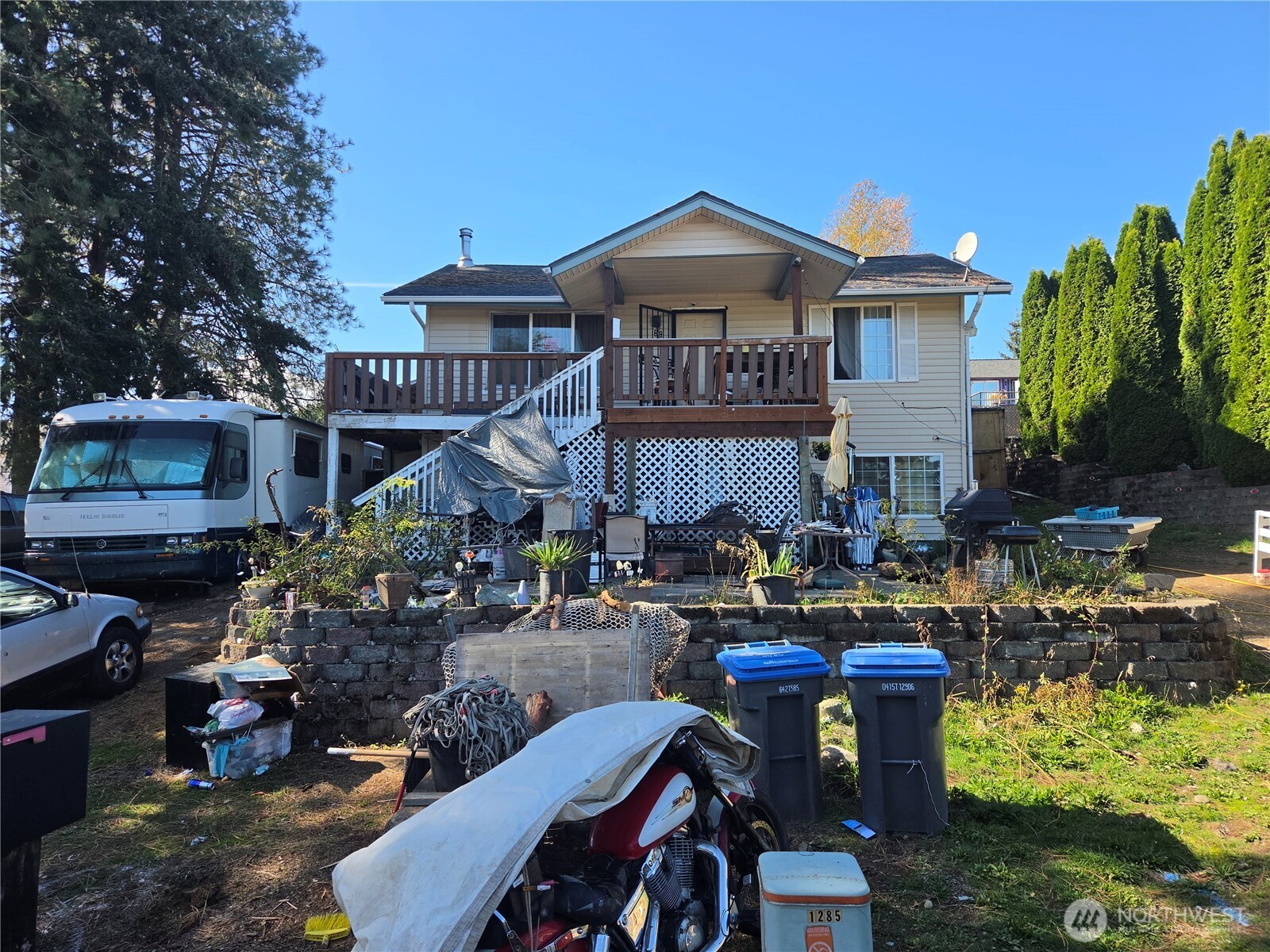1285 Lansing Avenue — home for sale