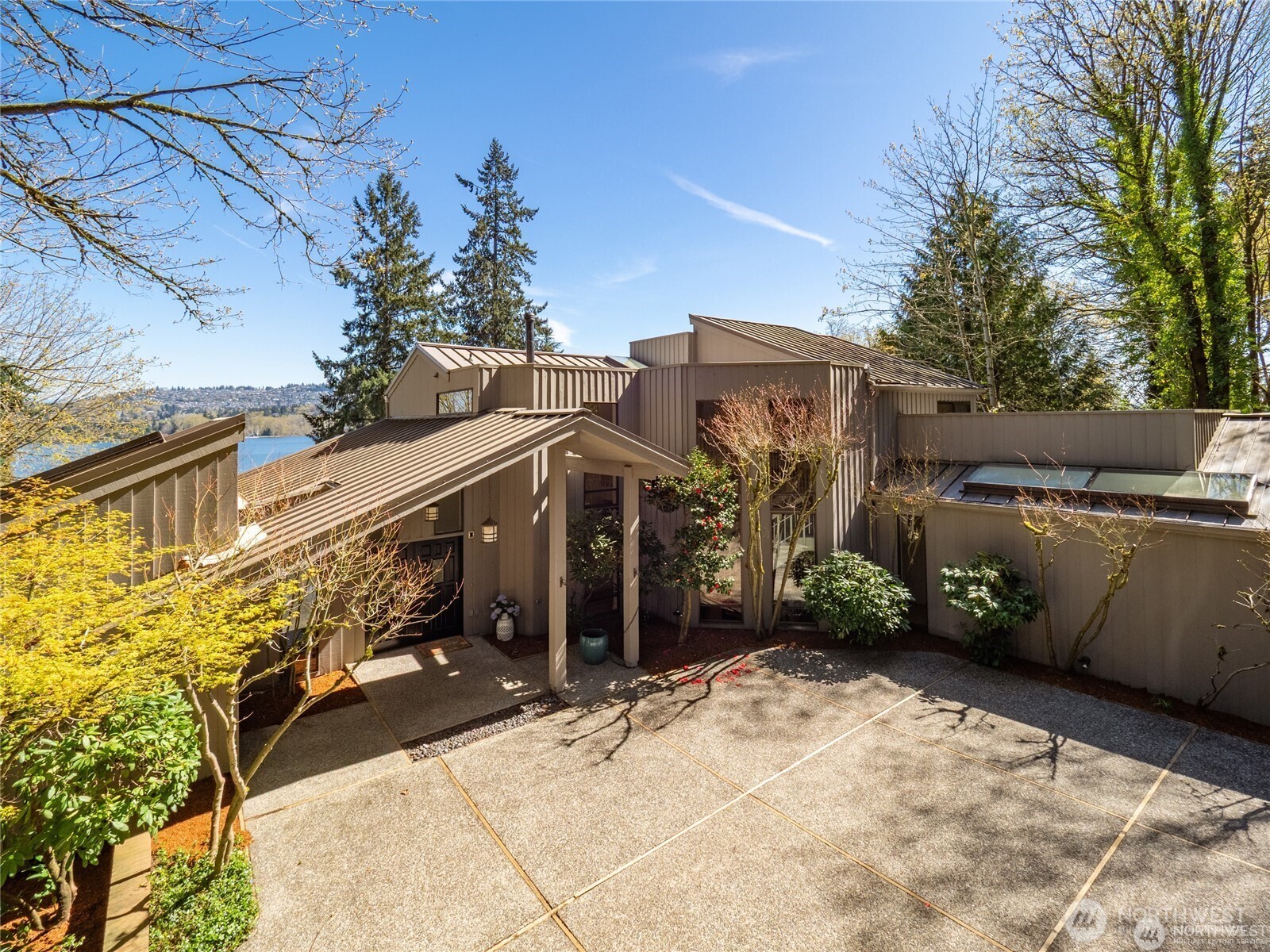 4408 E Mercer Way — home for sale