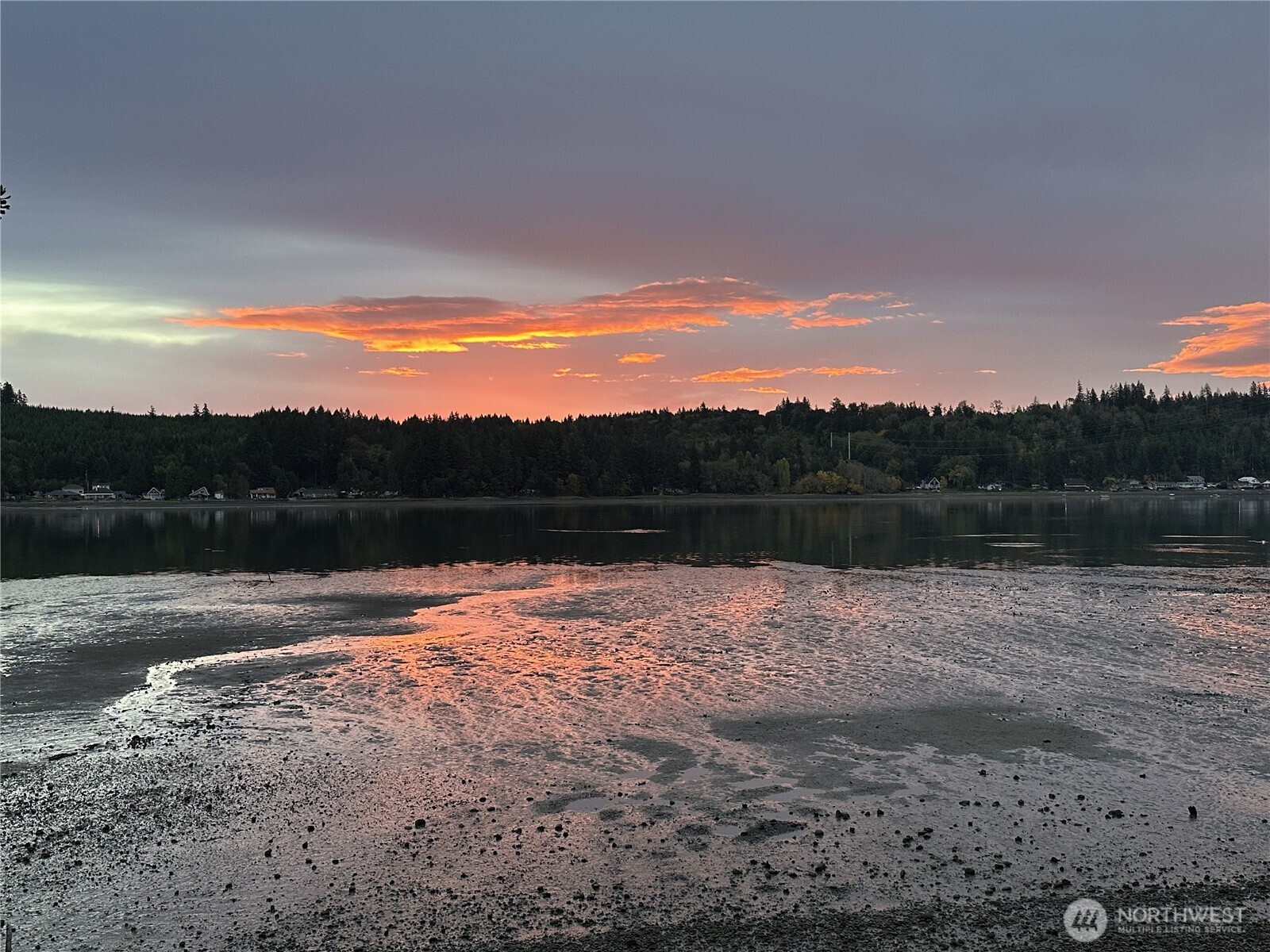 560 E North Bay Road — home for sale