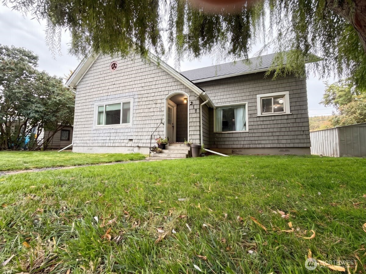 217 E Richmond Ave — home for sale