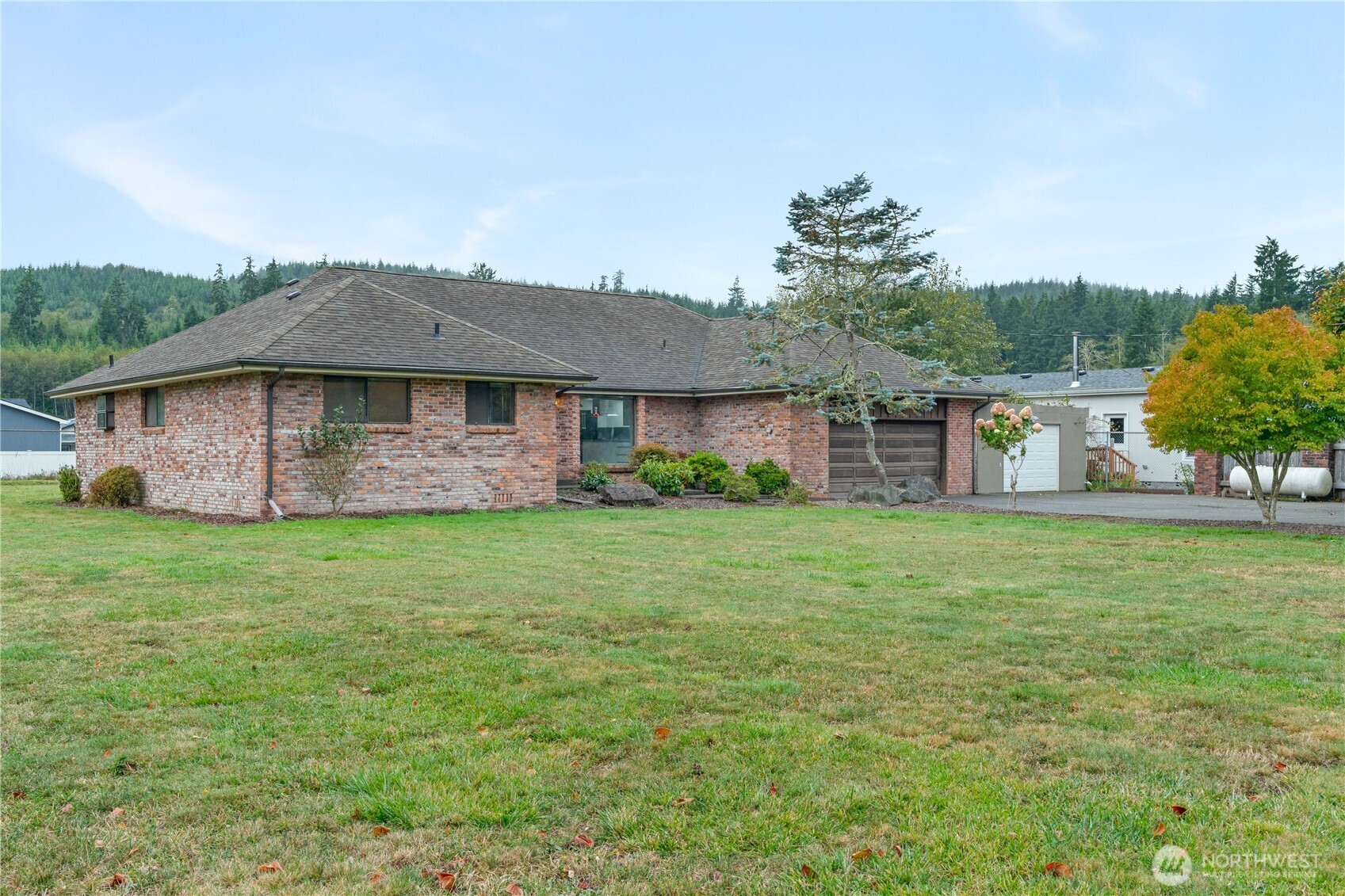989 Stanford Drive — home for sale