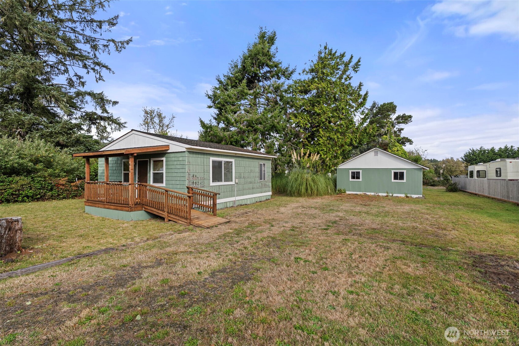 818 W Ocean Avenue — home for sale