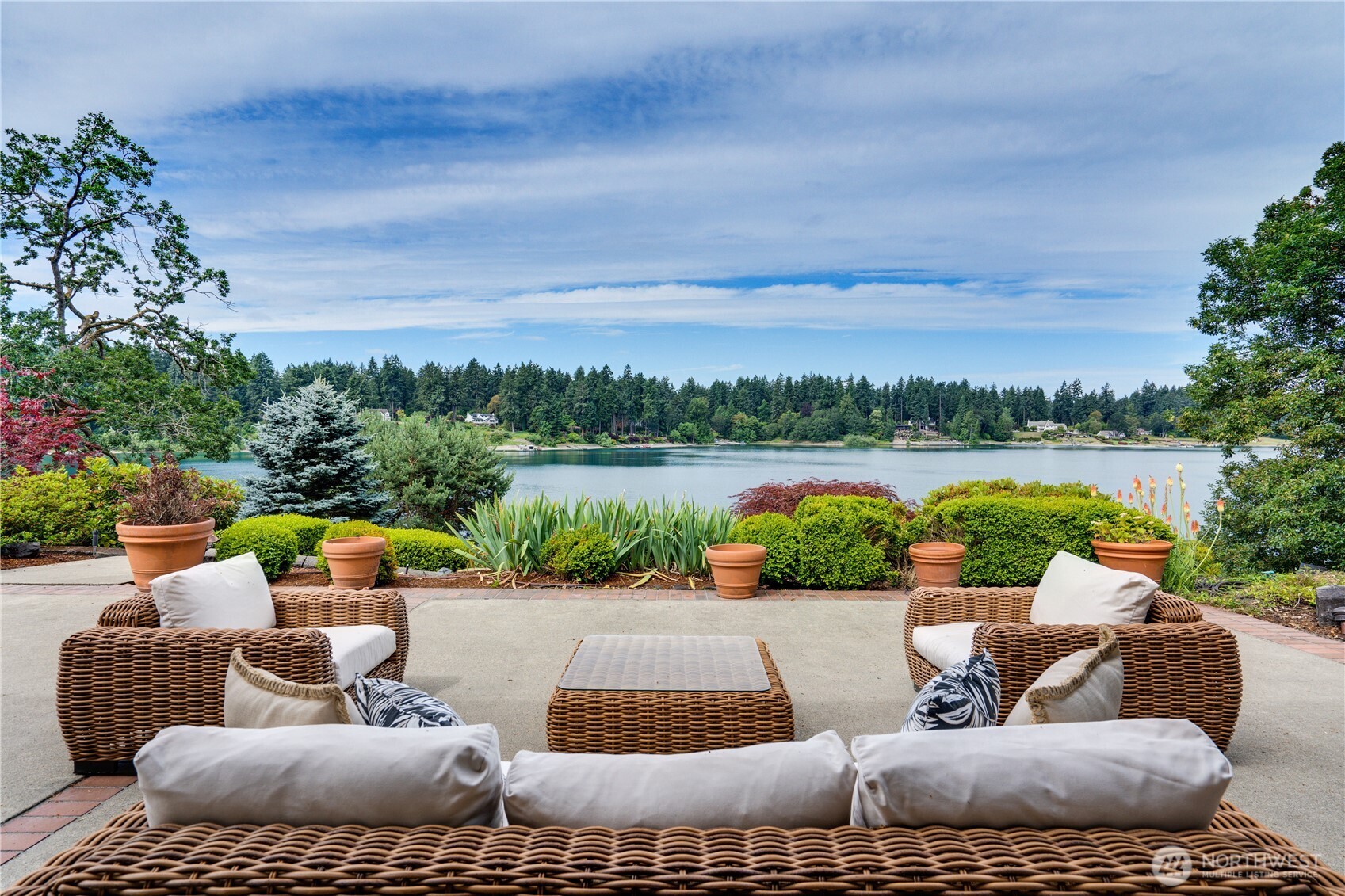 6638 Hilltop Lane — home for sale