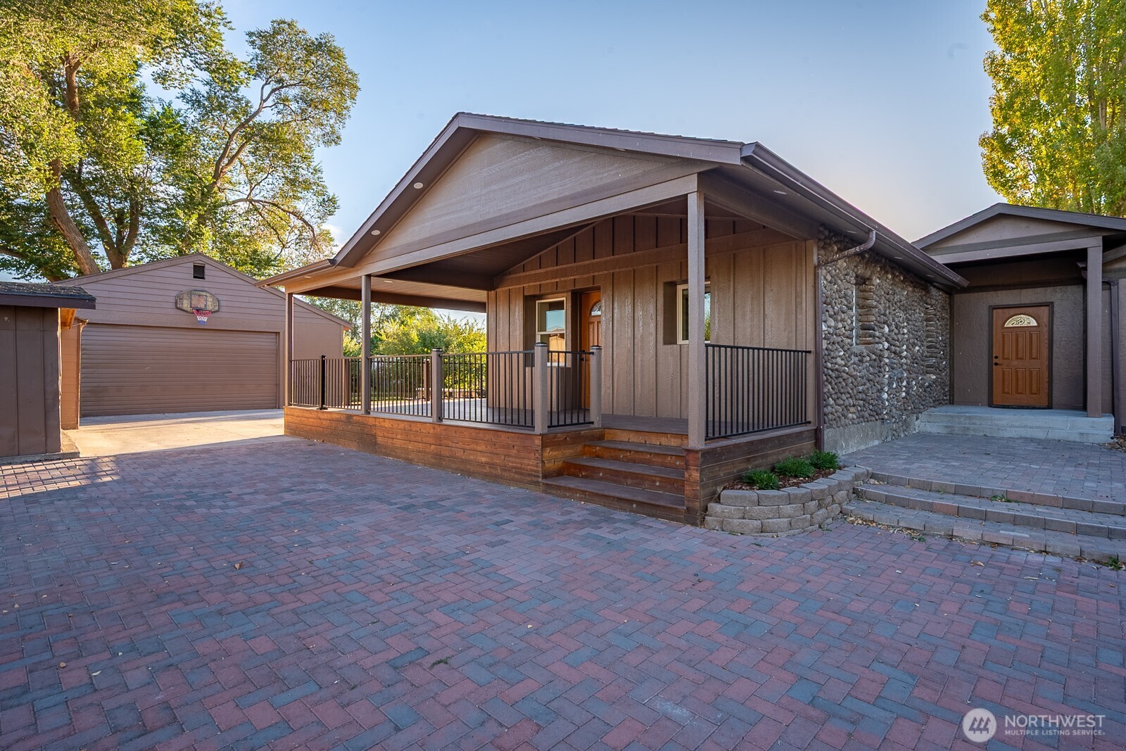 603 NE Road 19 — home for sale