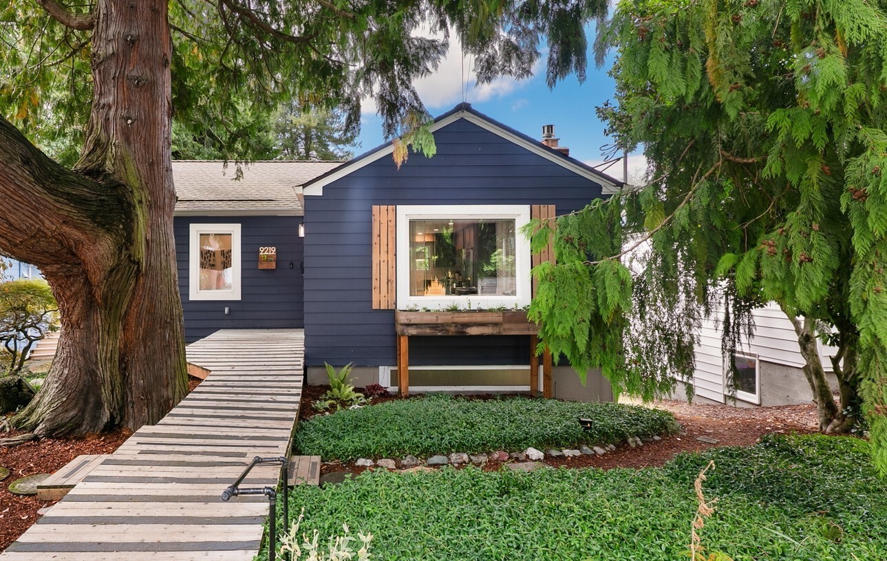 9219 5th Avenue NE — home for sale