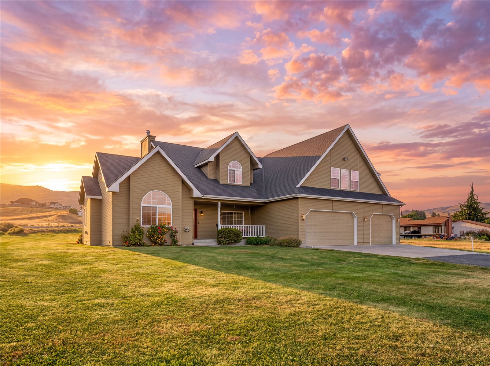 916 Easy Street — home for sale