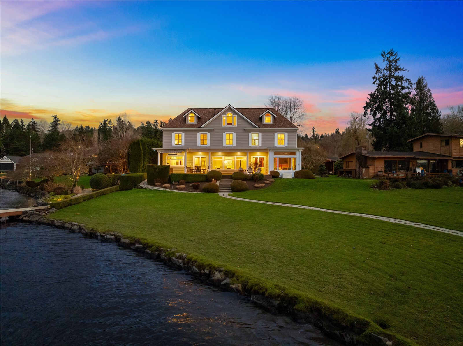 649 E Lake Sammamish Parkway SE — home for sale